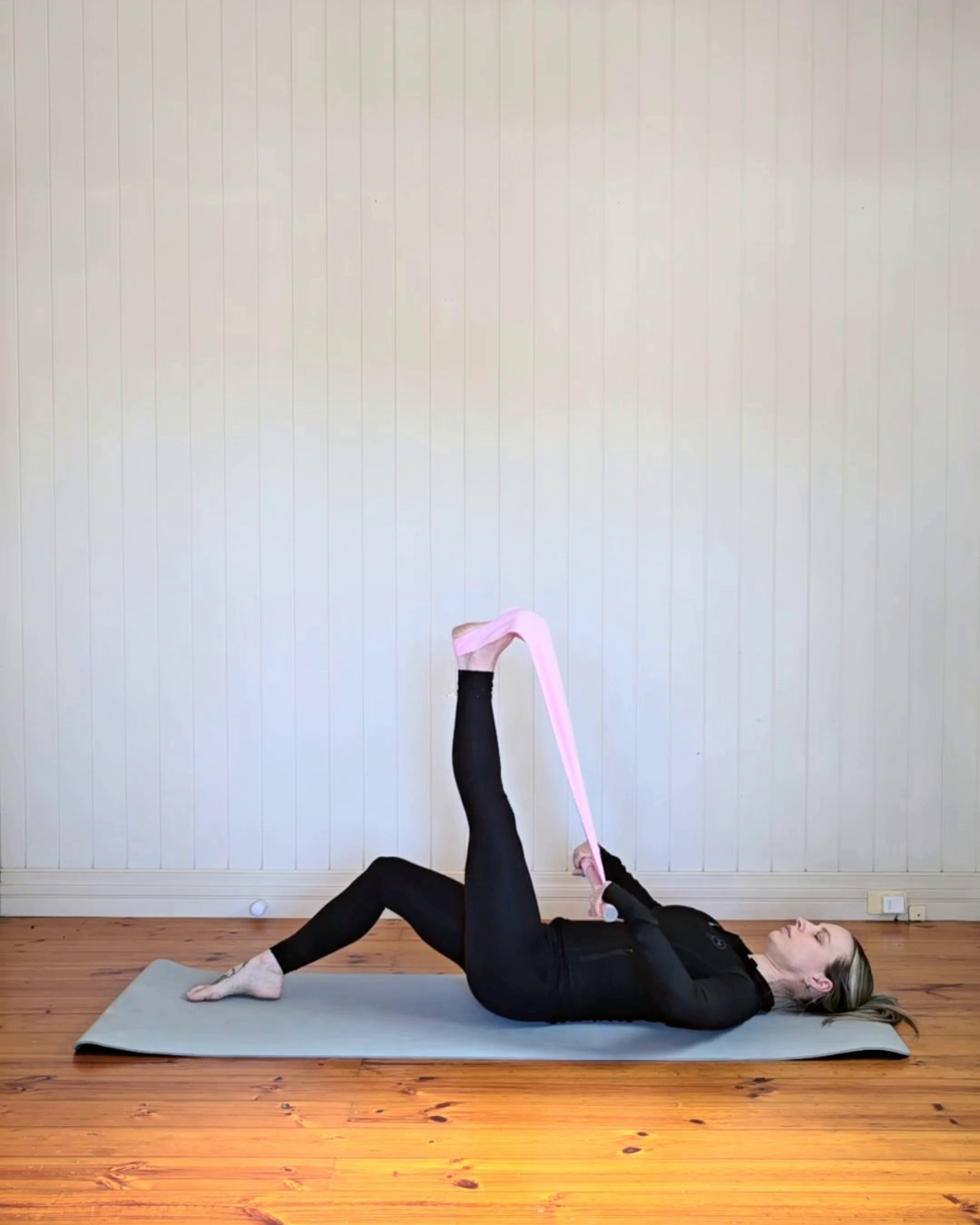 Lying Bent-Knee Hamstring Extension